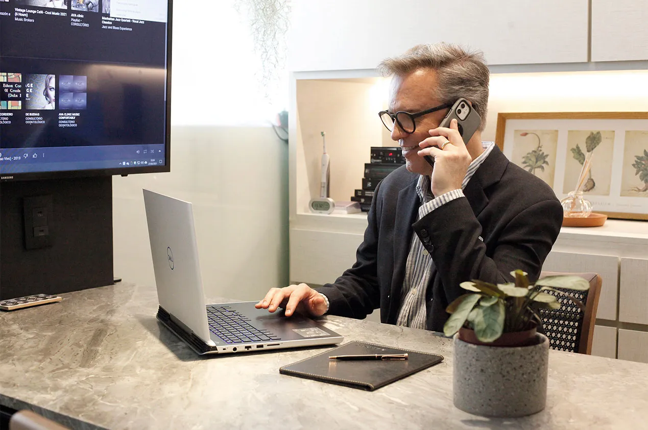 Dr. André Colnago da AVA Clinic